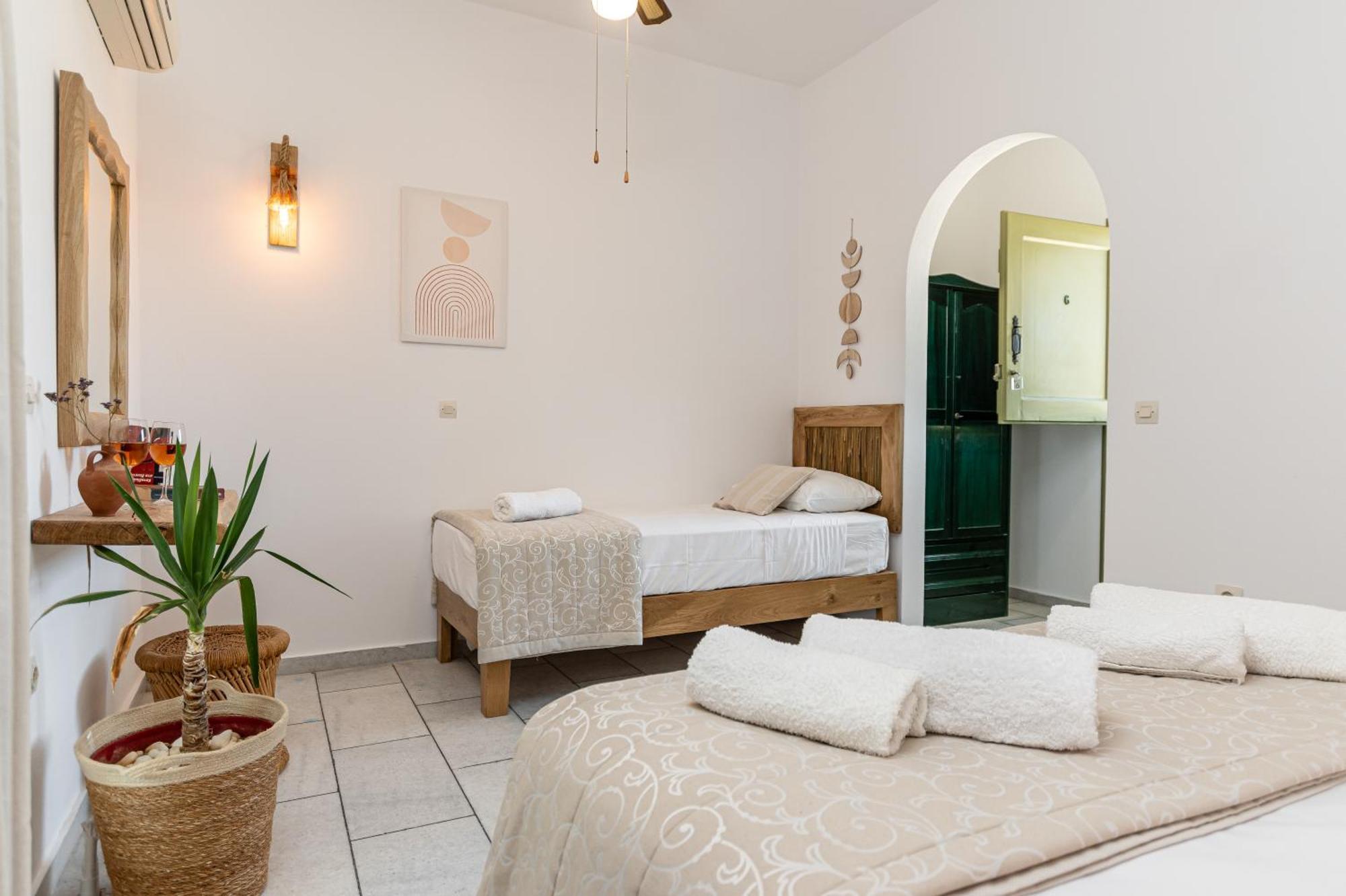 Studios Vrettos Beachfront Hotel Plaka  Luaran gambar